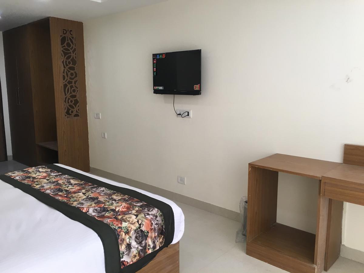 Hotel Airport D'Capitol Yeni Delhi Dış mekan fotoğraf