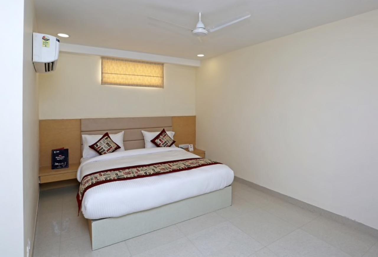 Hotel Airport D'Capitol Yeni Delhi Dış mekan fotoğraf
