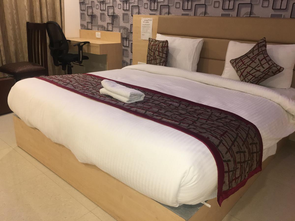 Hotel Airport D'Capitol Yeni Delhi Dış mekan fotoğraf