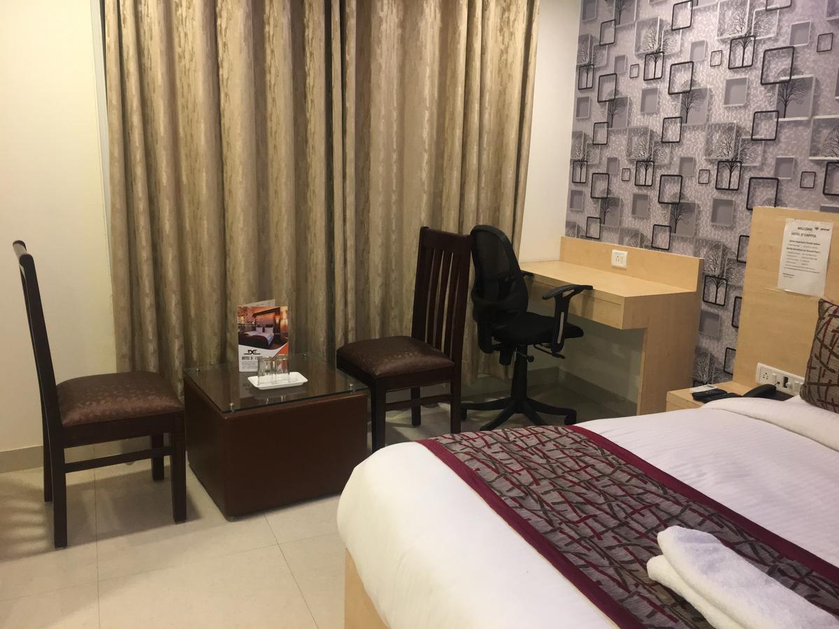 Hotel Airport D'Capitol Yeni Delhi Dış mekan fotoğraf